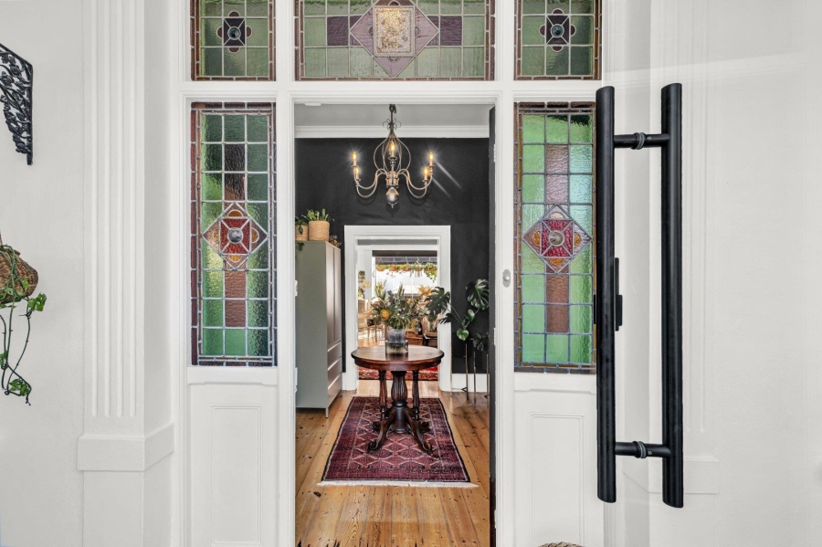 4 Bedroom Property for Sale in Oranjezicht Western Cape